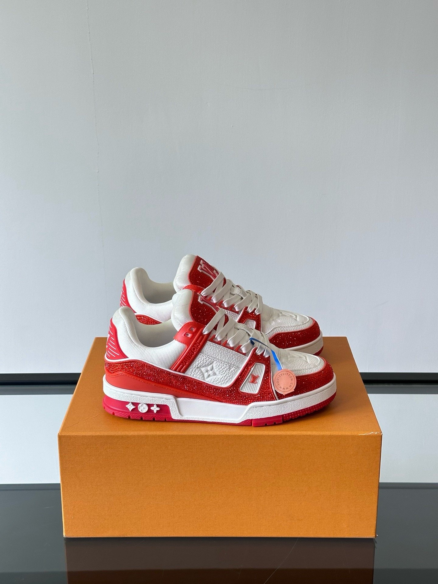 L X V Trainers SneakersSUNGLASSES