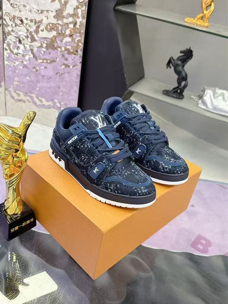 L X V Trainers SneakersSUNGLASSES