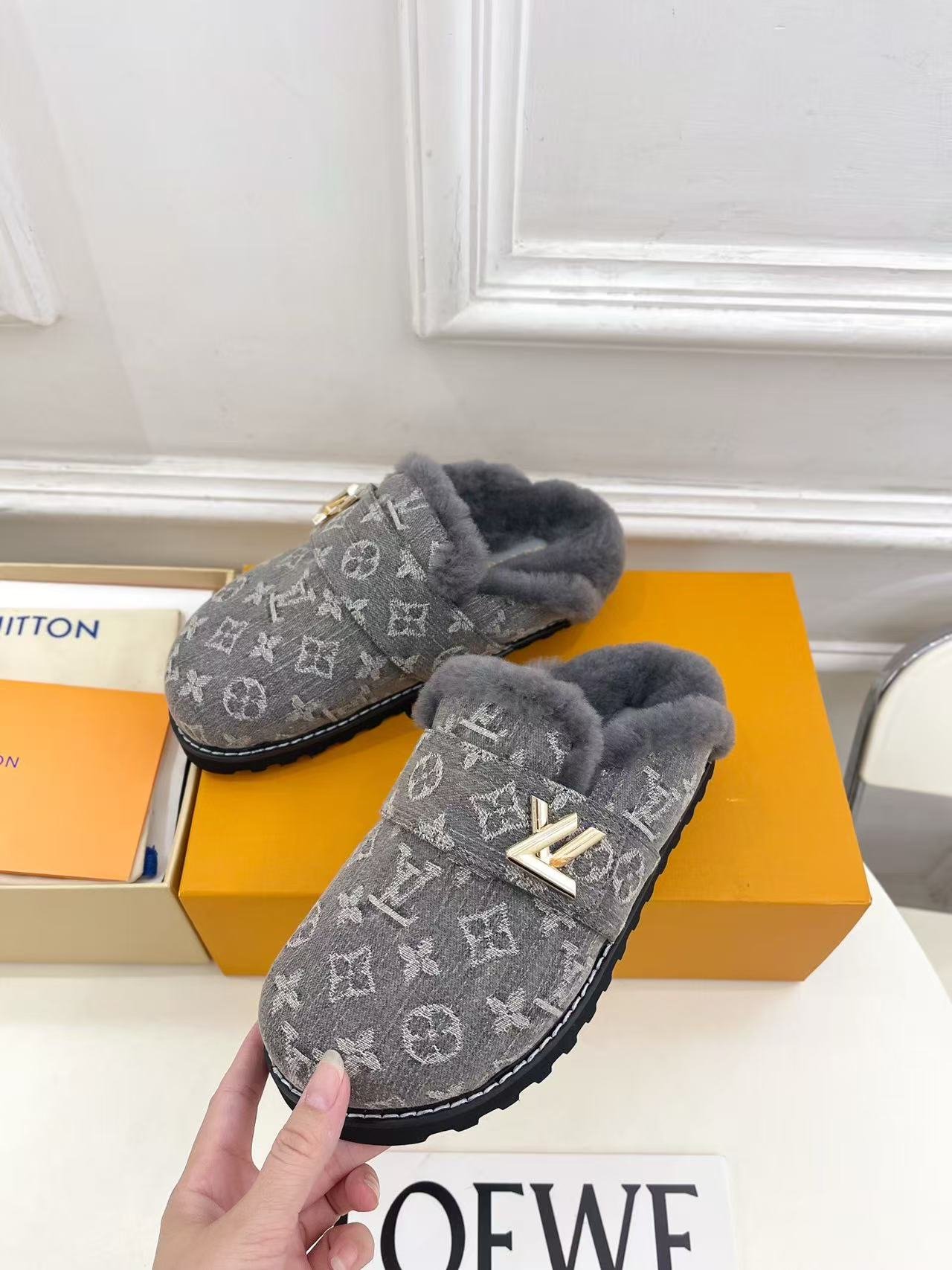 L X V Easy Sandals 2025SUNGLASSES