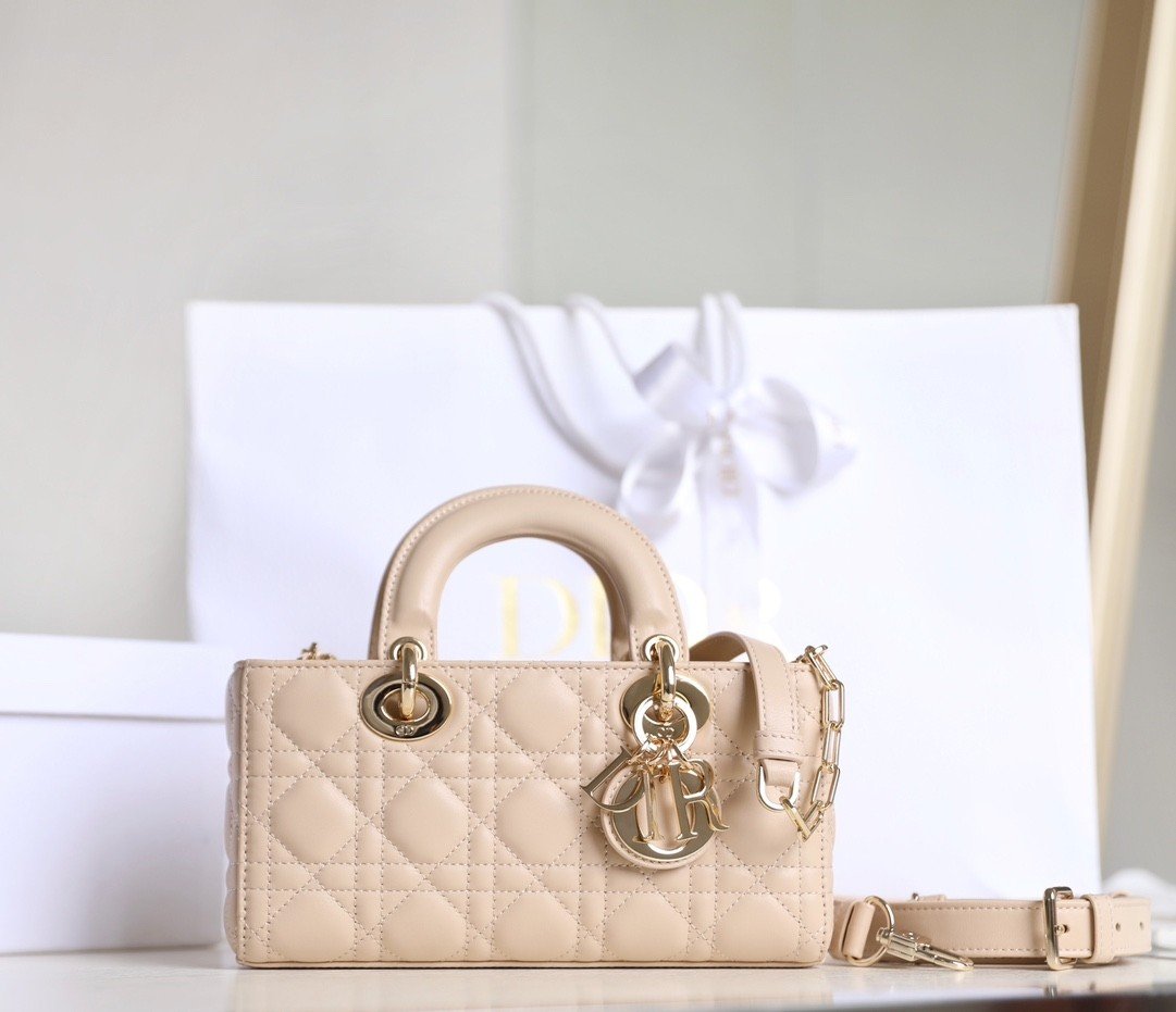 DR Shoulder bag 22x12x6cm