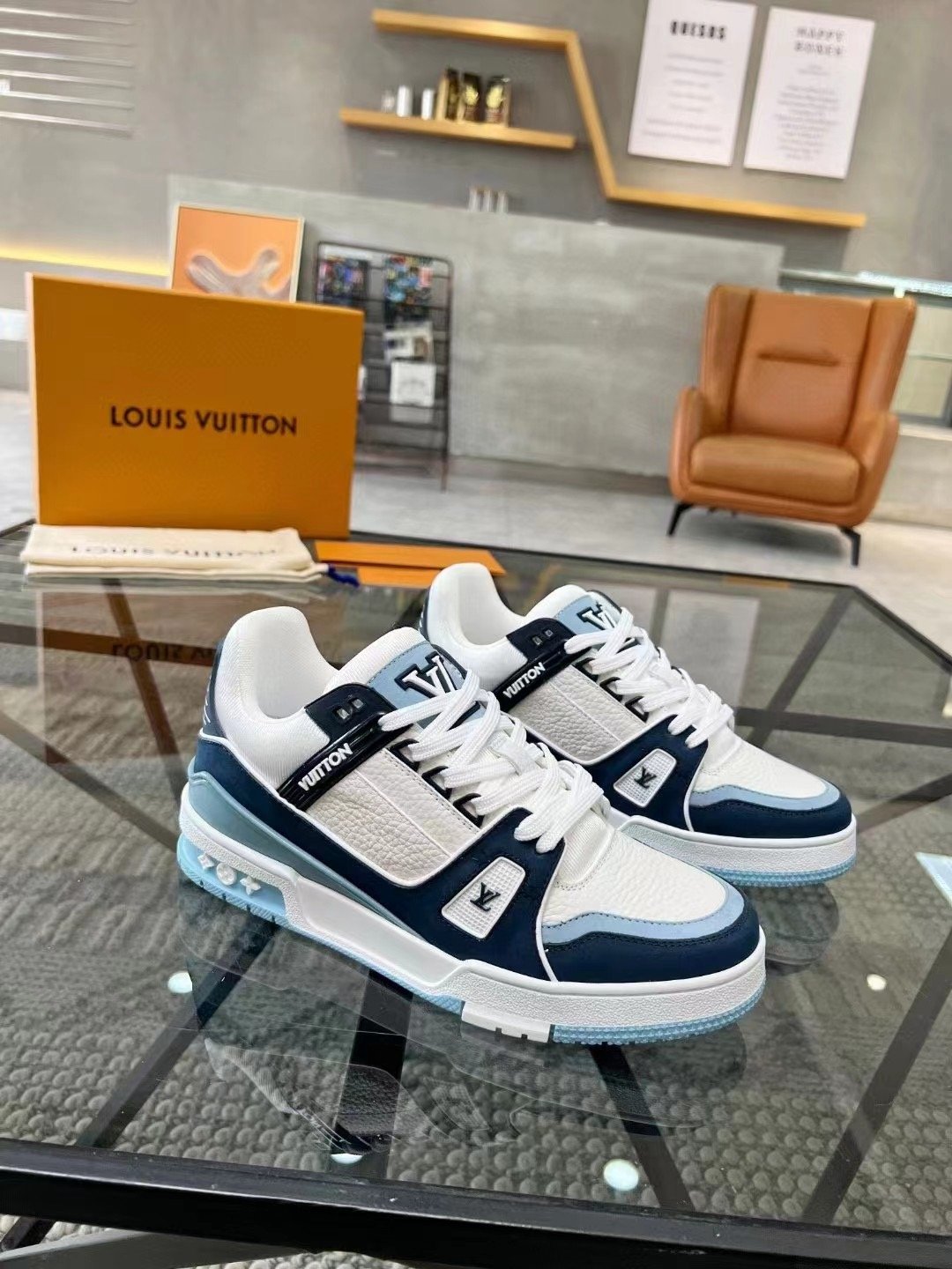 L X V TRAINER SneakersSUNGLASSES