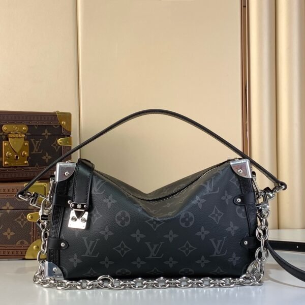 L X V Shoulder bag 28x7x15cm