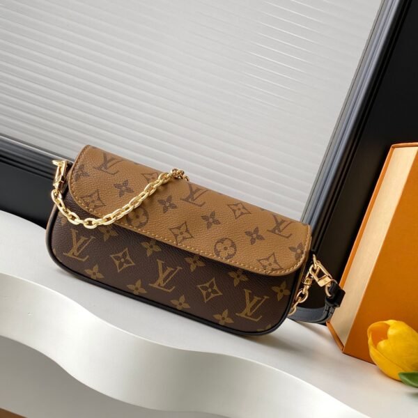 L X V WALLET ON CHAIN IVY size：23.5*12*4.3cm（Multiple colors）