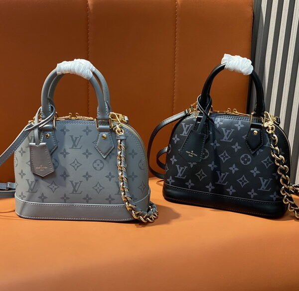 L X V Bag 23.5x17.5x11.5cm