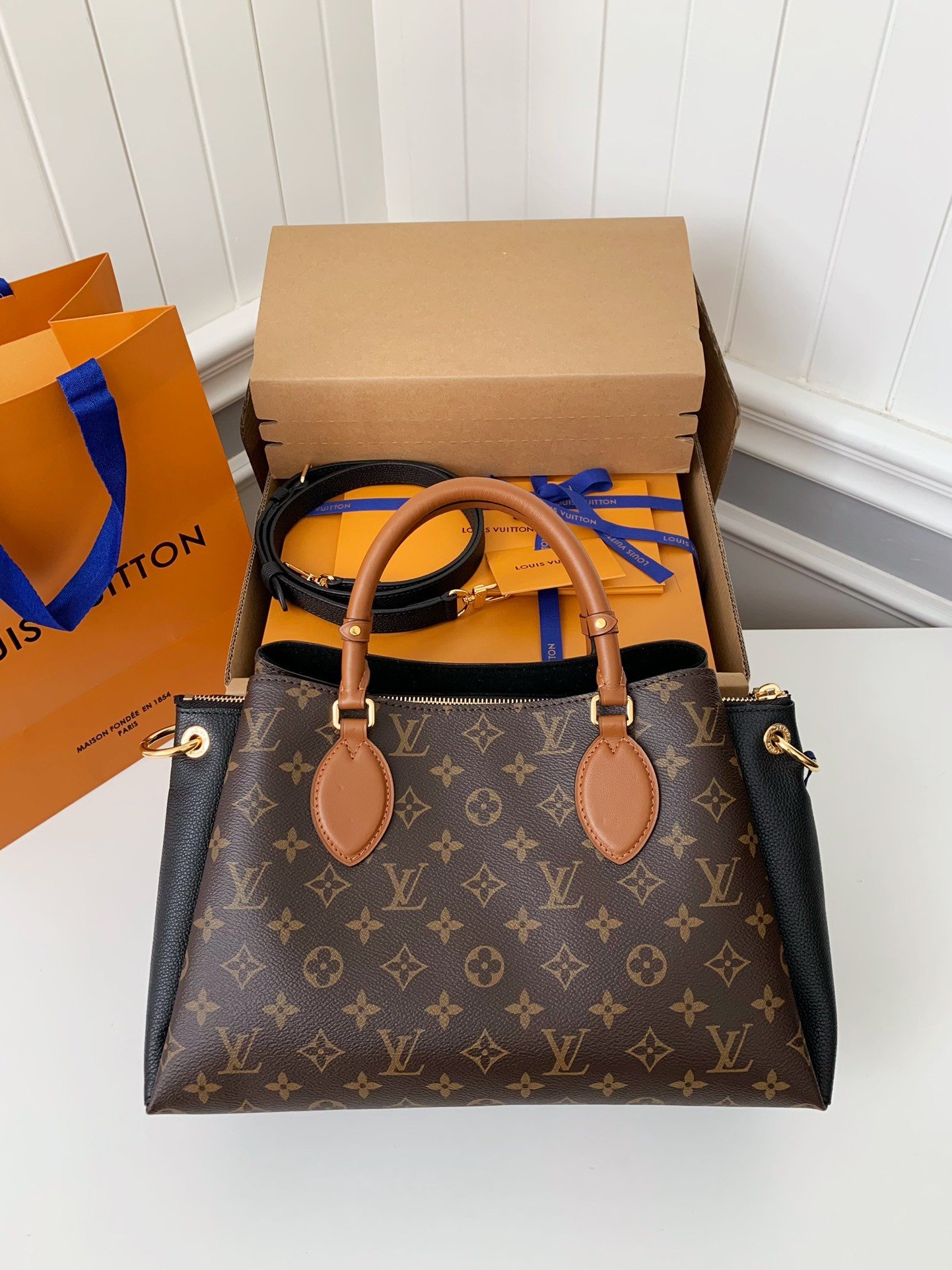 L X V VENDOME 36*22*18cm