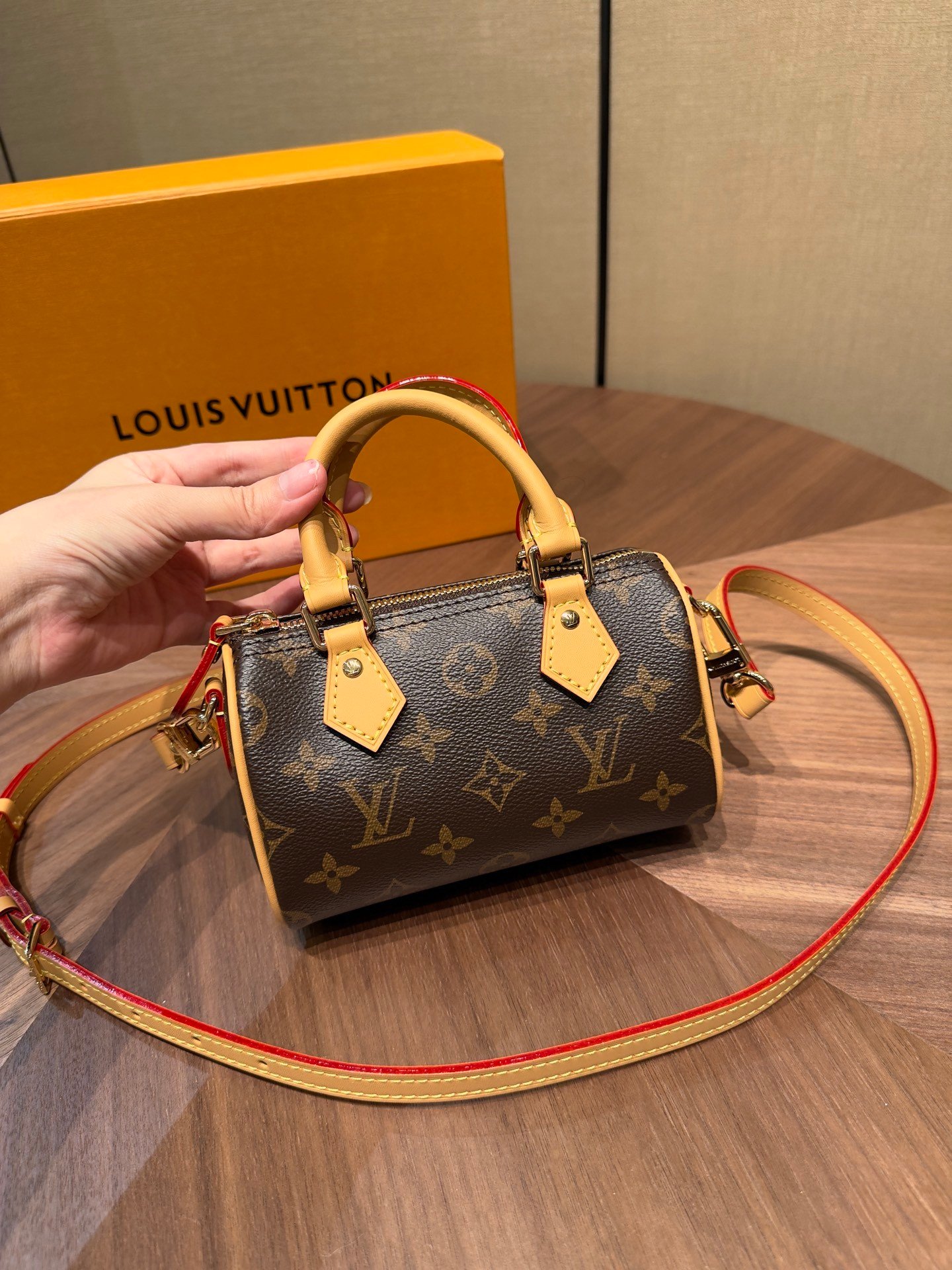 L X V NANO SPEEDY 10x7.5x16cm（Multiple colors）