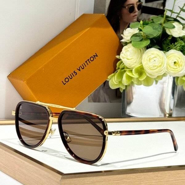 L X V SunglassesSUNGLASSES