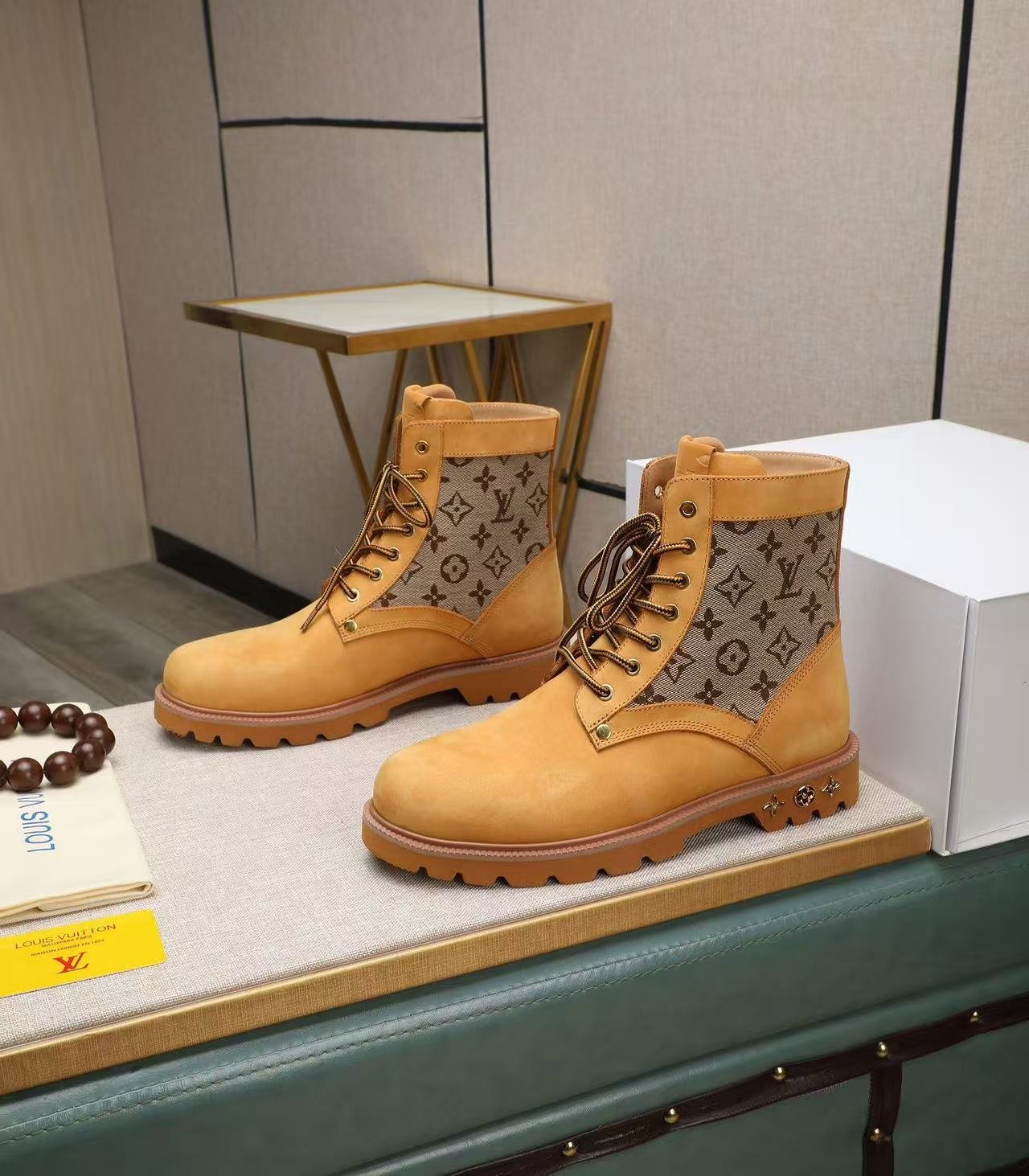 L X V x Timberland yellow boots/Martin boots/bootsSUNGLASSES