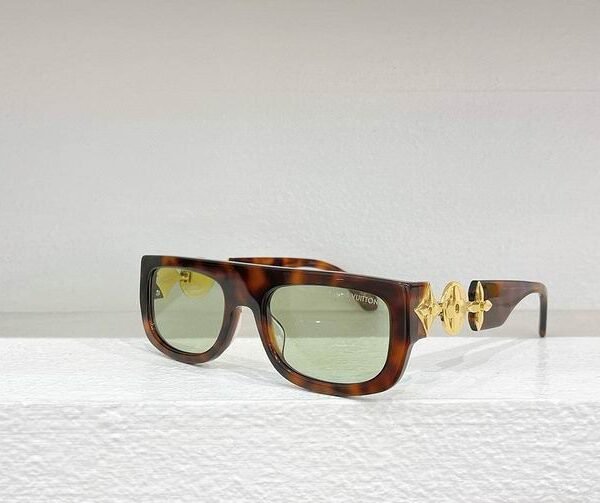 L X V SunglassesSUNGLASSES