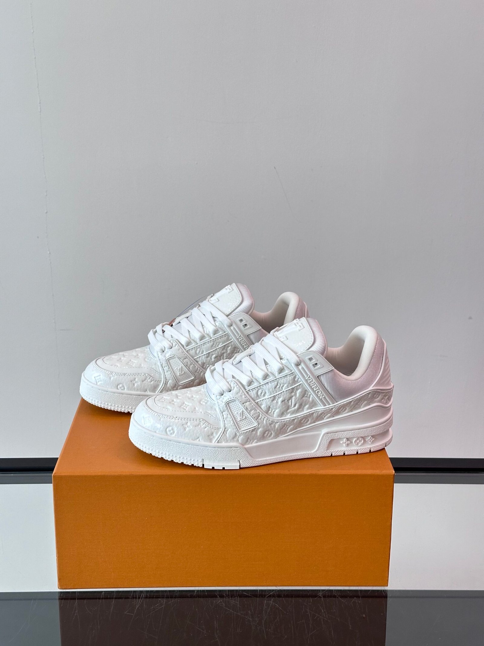 L X V TRAINERSneakersSUNGLASSES