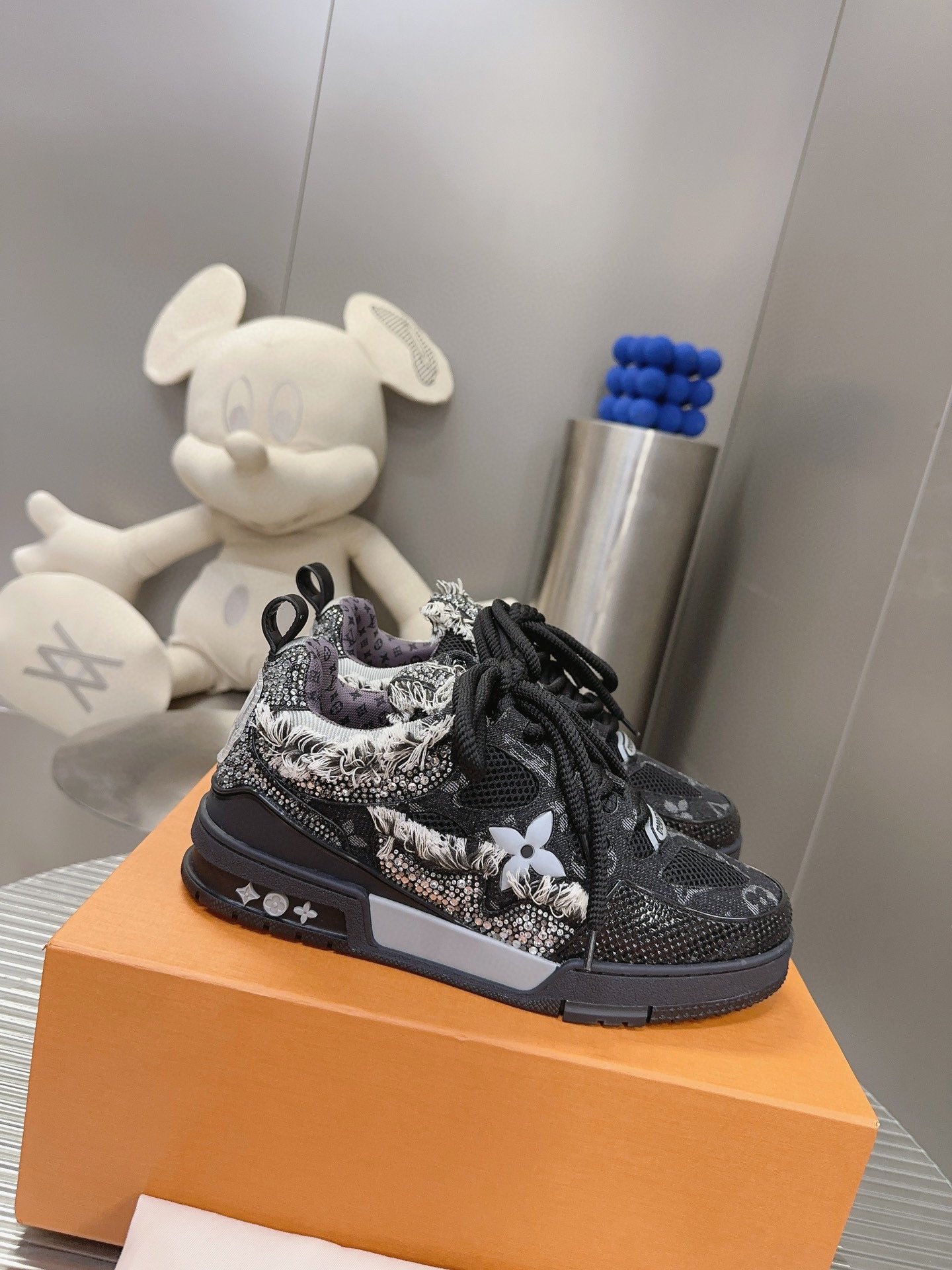 L X V RUNNER TATIC sneakersSUNGLASSES