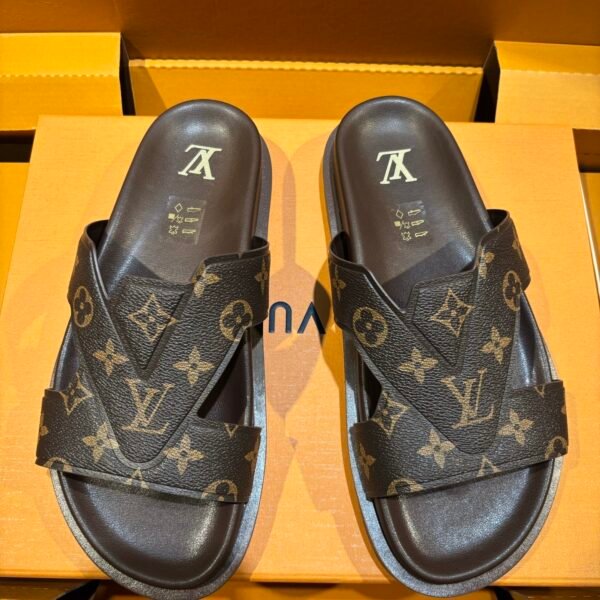 L X V SLIPPERSSUNGLASSES