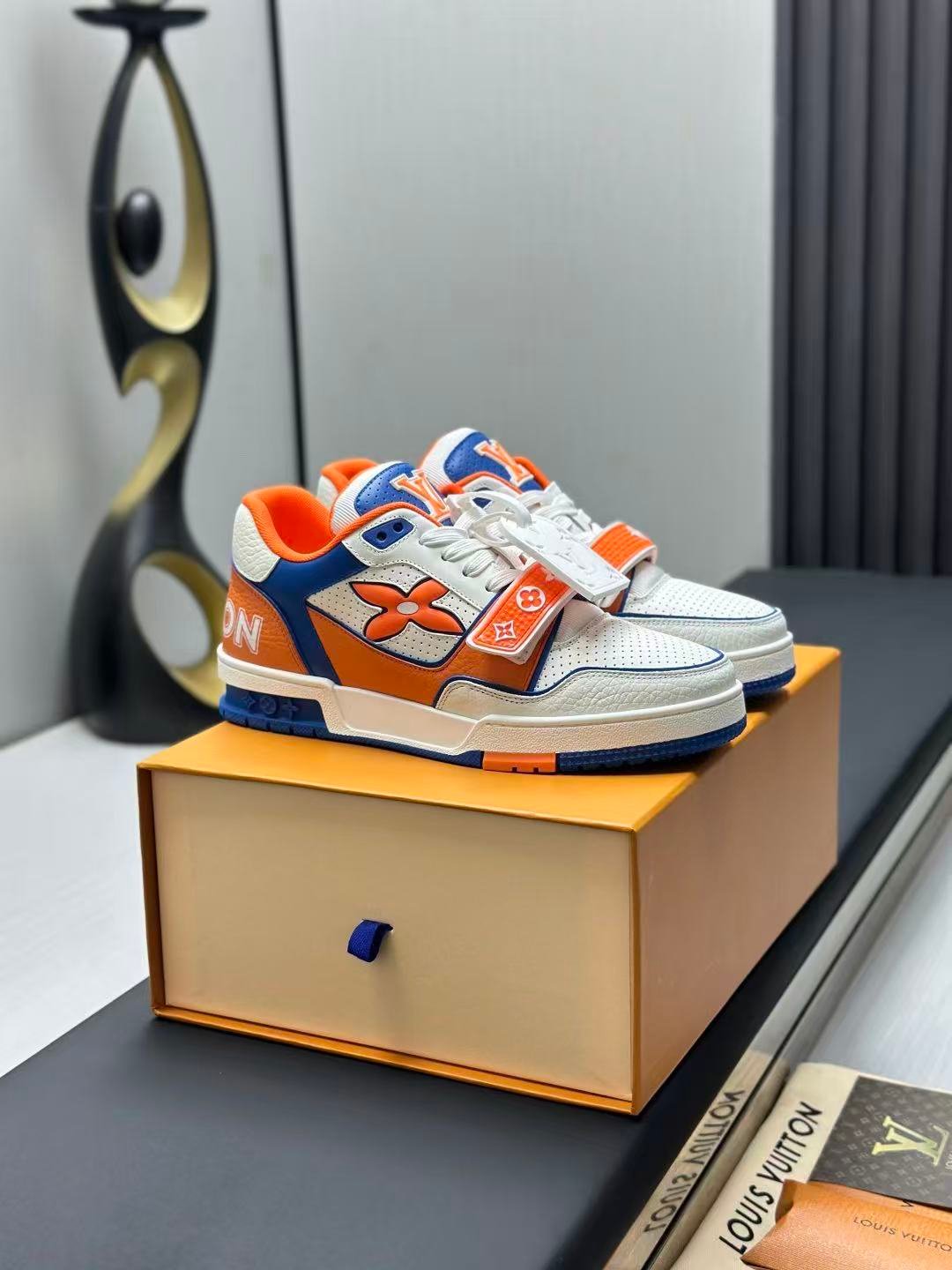 L X V TRAINER Sneakers （2025）SUNGLASSES