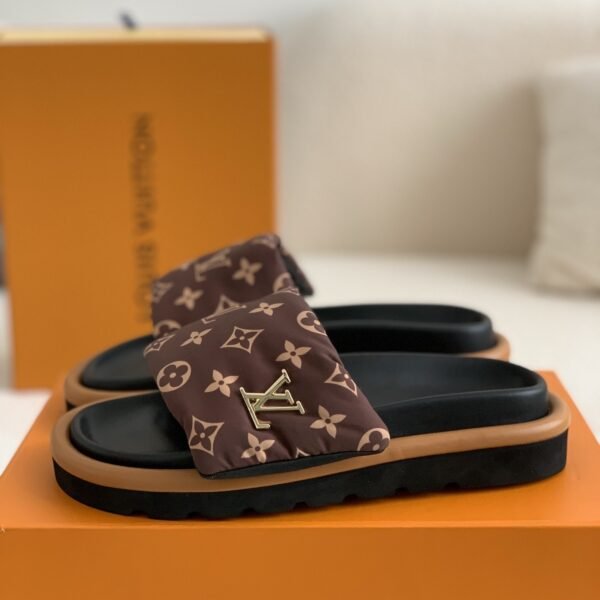 L X V WOMEN'S SLIPPERSSUNGLASSES