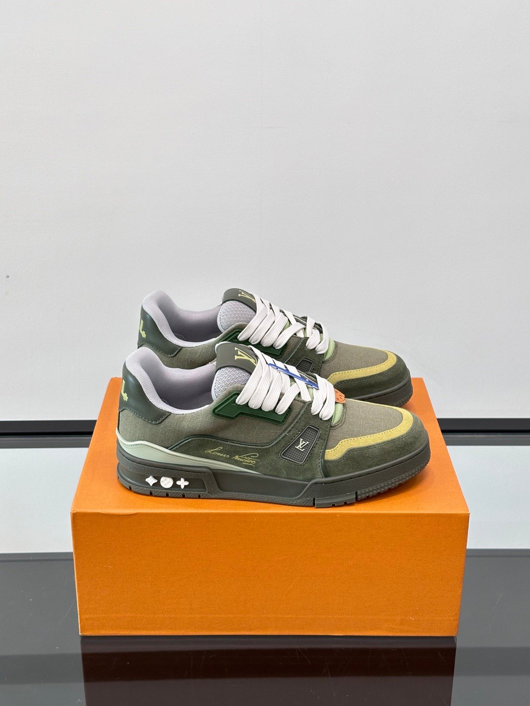 L X V TRAINER SneakersSUNGLASSES