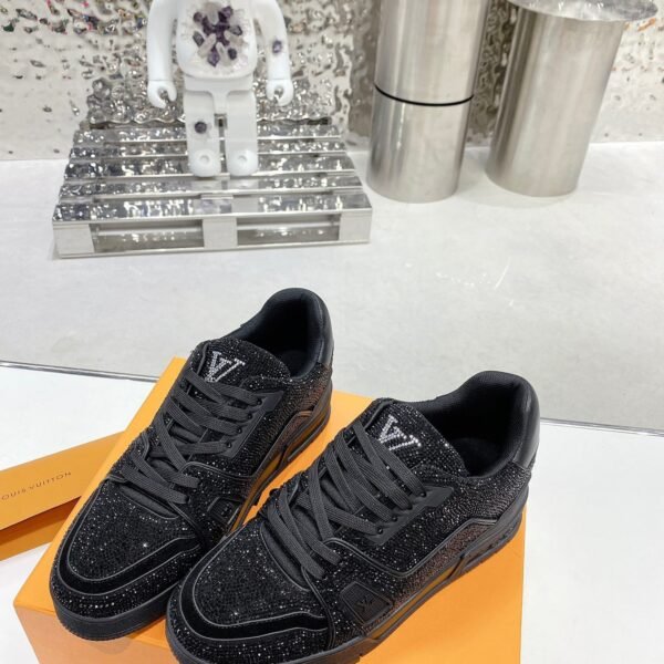 L X V Trainers SneakersSUNGLASSES