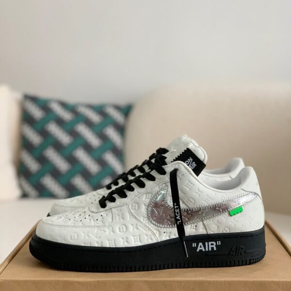 L X V X NK AIR FORCE 1 SNEAKERSUNGLASSES