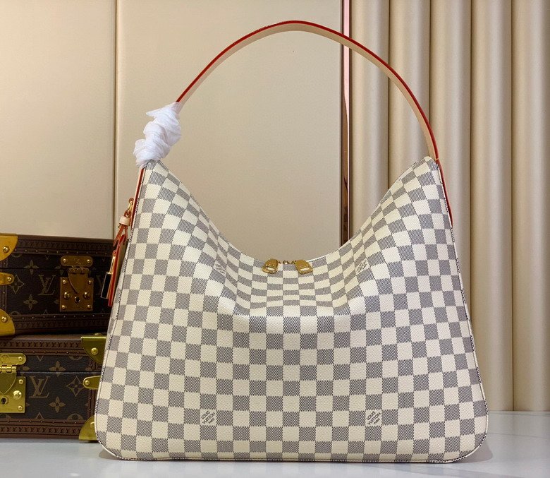 L X V Shoulder bag/handbag