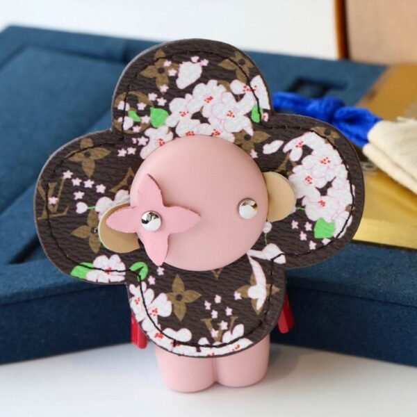 L X V Key Ring（Multiple styles）