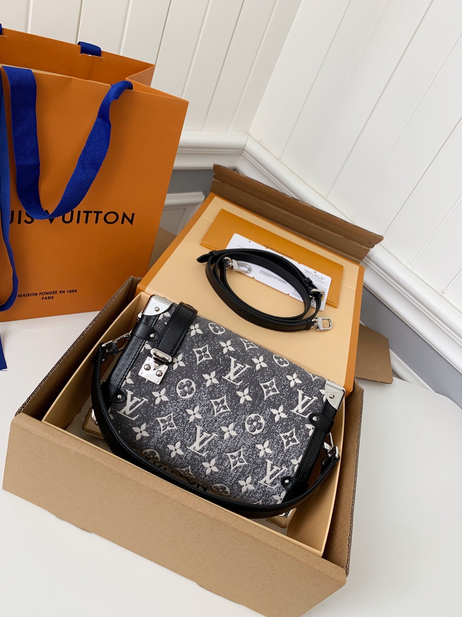 L X V SIDE TRUNK   M21460 SIZE:21*14*6m