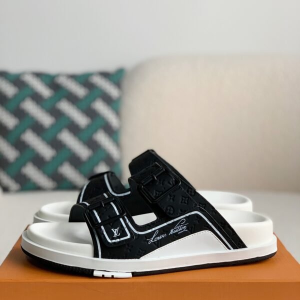 L X V MAN SLIPPERSSUNGLASSES