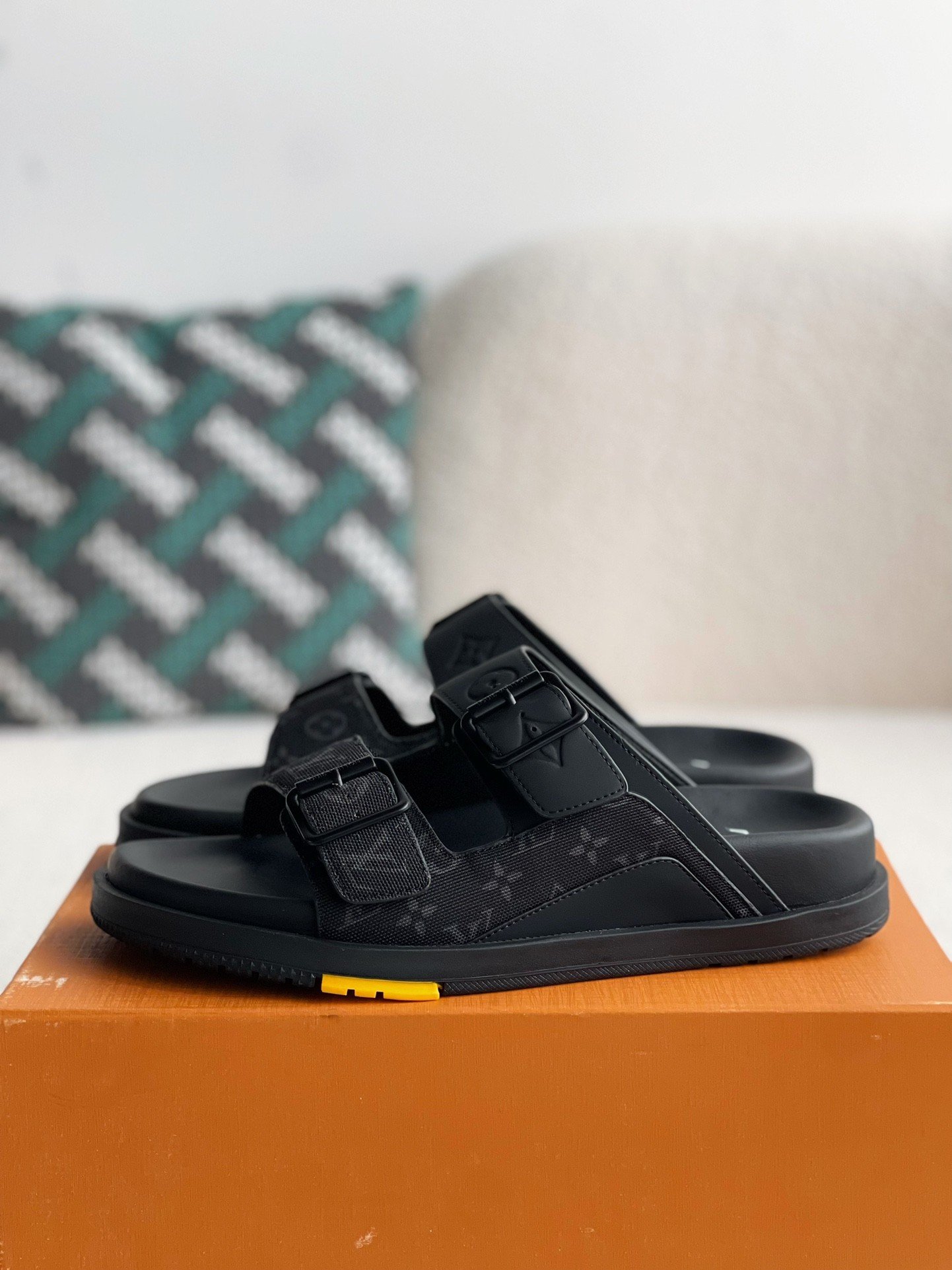 L X V MIAMI MULESUNGLASSES