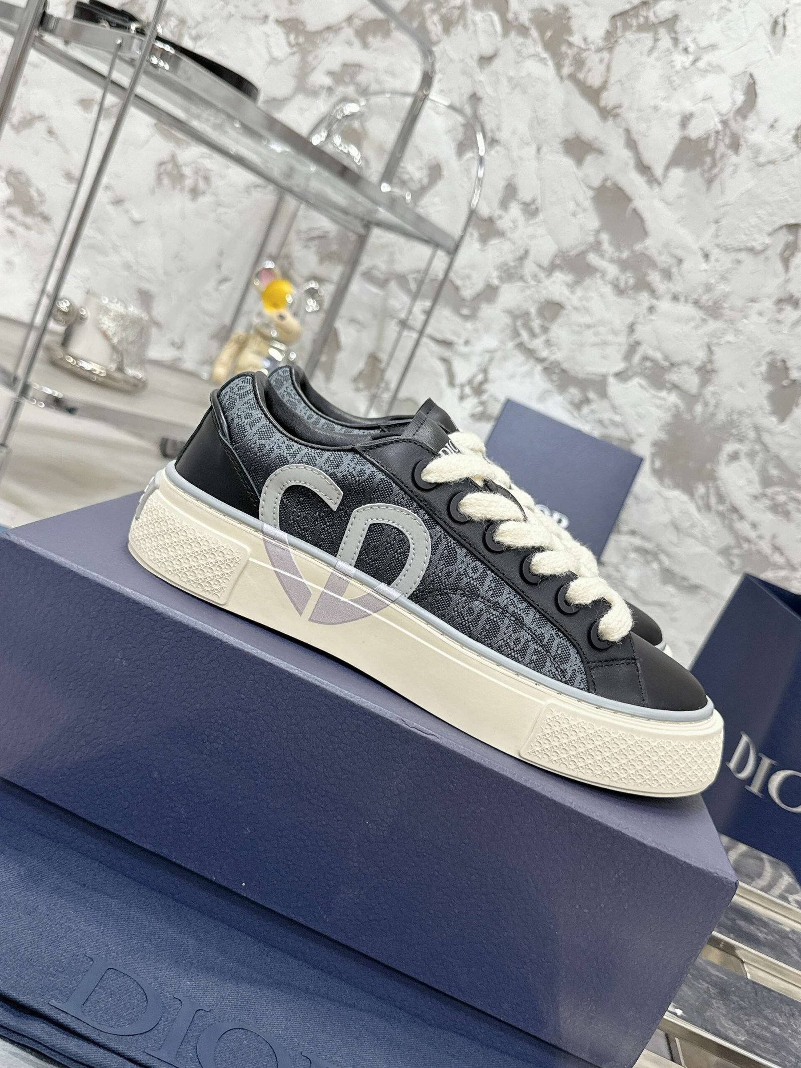 DR New B33 SneakerSUNGLASSES