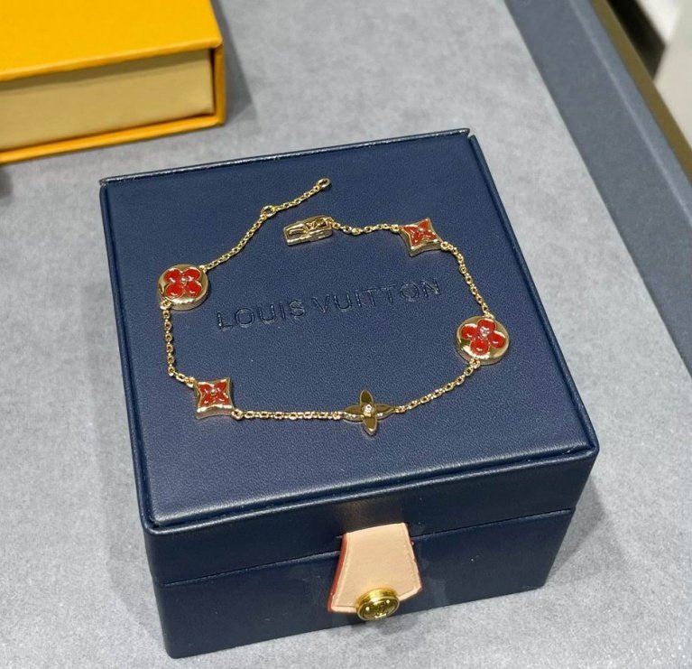 L&V Bracelet 01lyh1016SUNGLASSES