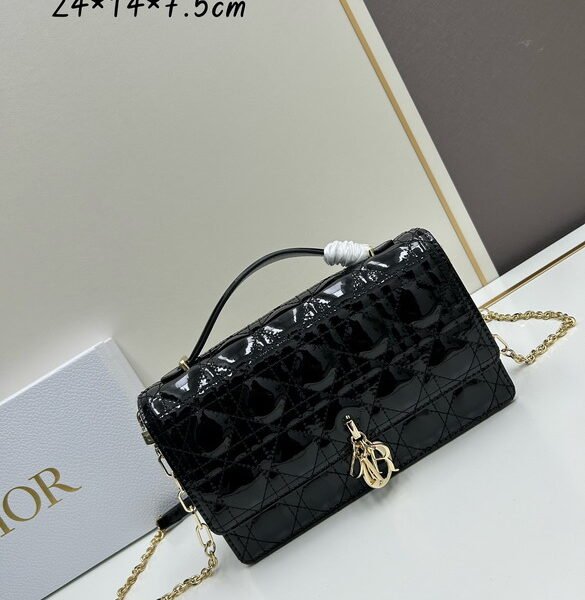 DR Shoulder bag 24x14x7.5cm（Multiple colors）