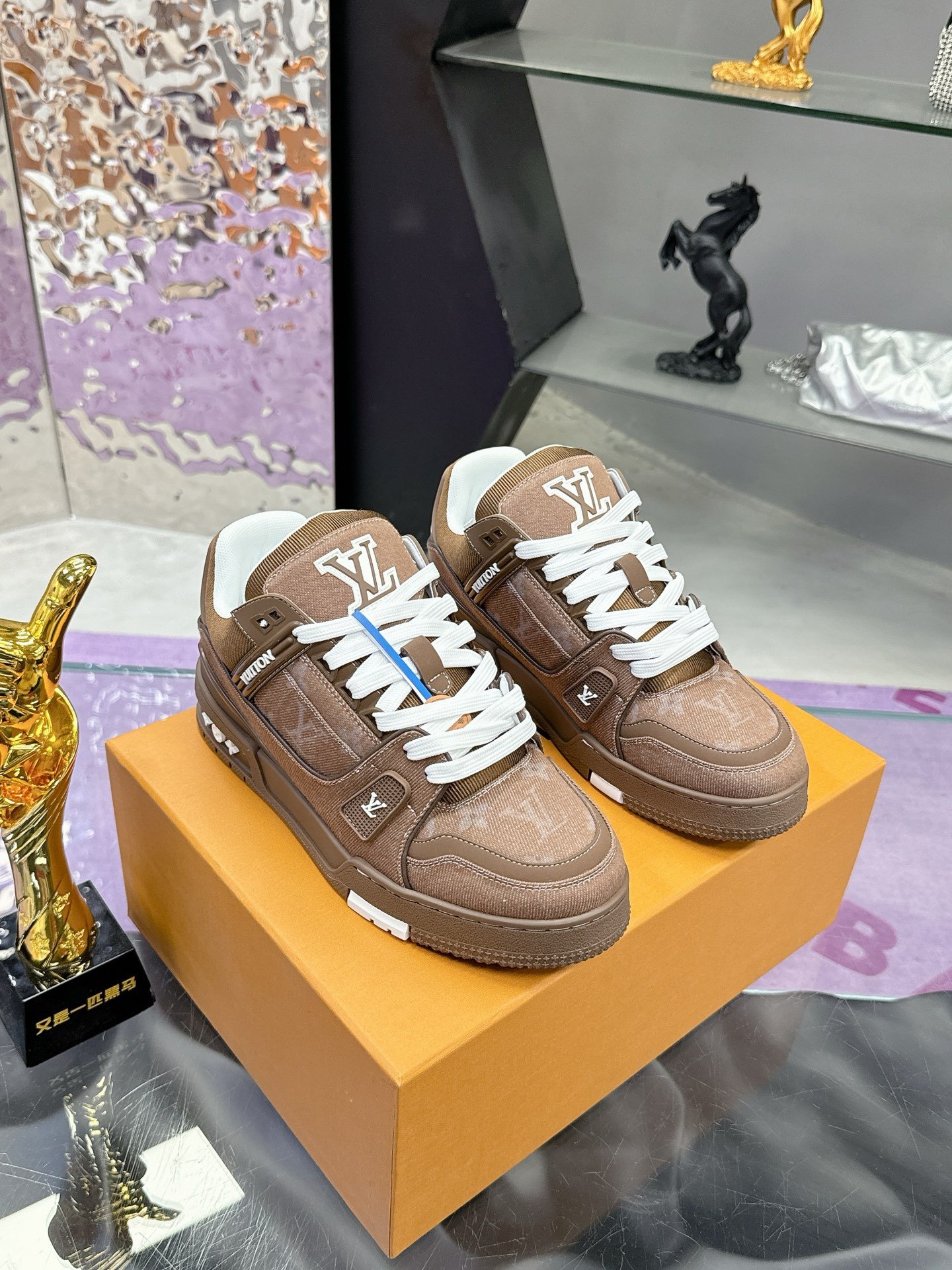 L X V TRAINER SneakersSUNGLASSES