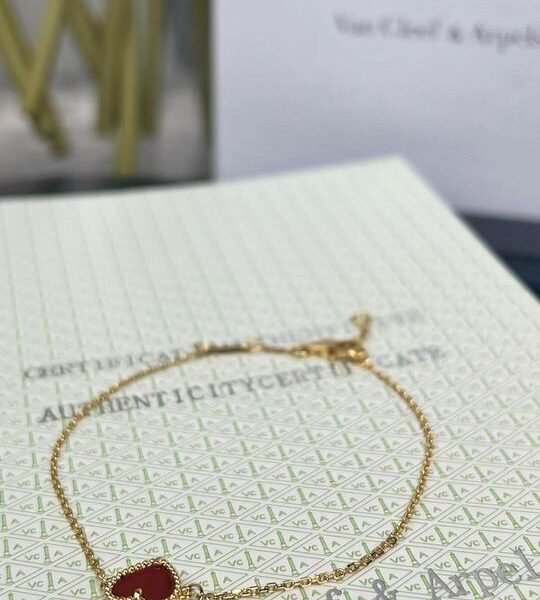 VanCleeArp BraceletsSUNGLASSES