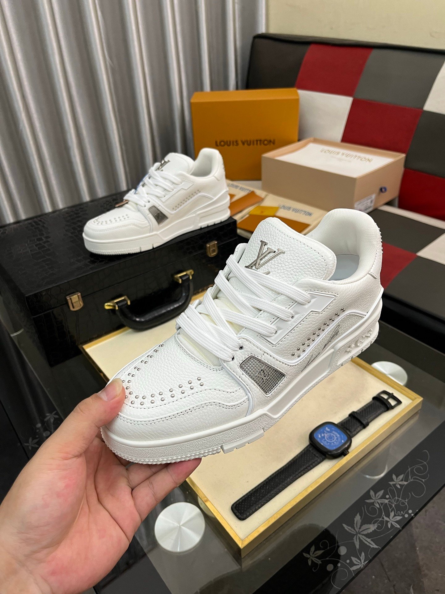 L X V TRAINER SneakersSUNGLASSES