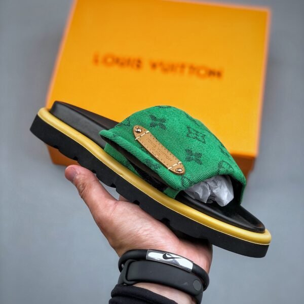 L X V SLIPPERSSUNGLASSES